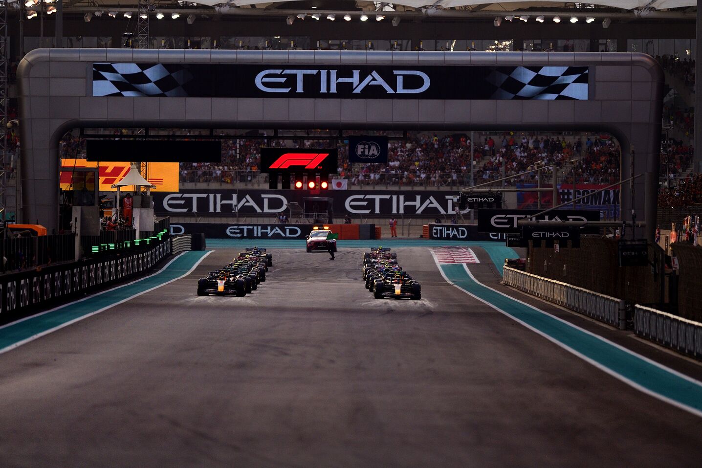 F1E-Abu-Dhabi-2022-Racing-11